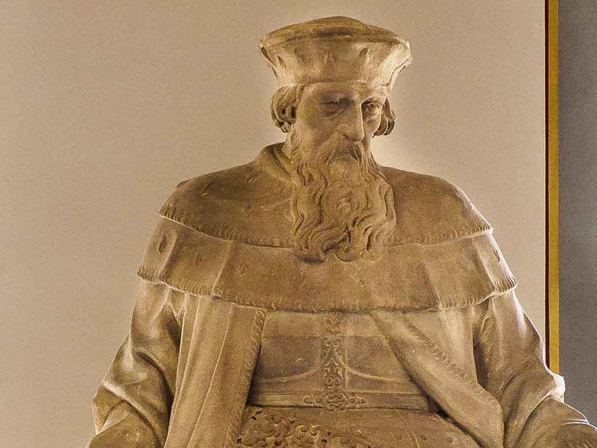 Foto: Staatliche Schlösser und Gärten Baden-Württemberg, Ralf Kuhlen Schloss Heidelberg, Der Kurhut ist das Würdesymbol der Heidelberger Herrscher