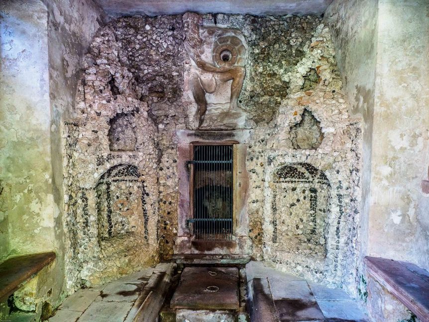 Foto: Ralf Kuhlen Schloss Heidelberg, der untere Fürstenbrunnen